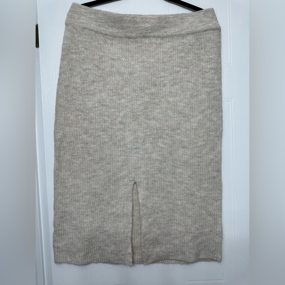 Leith Oatmeal light weight Pencil Skirt - Picture 4 of 10
